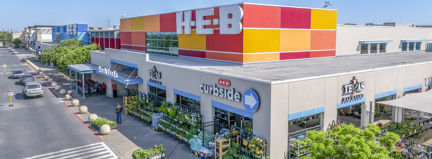 Culebra Market Shopping Center 