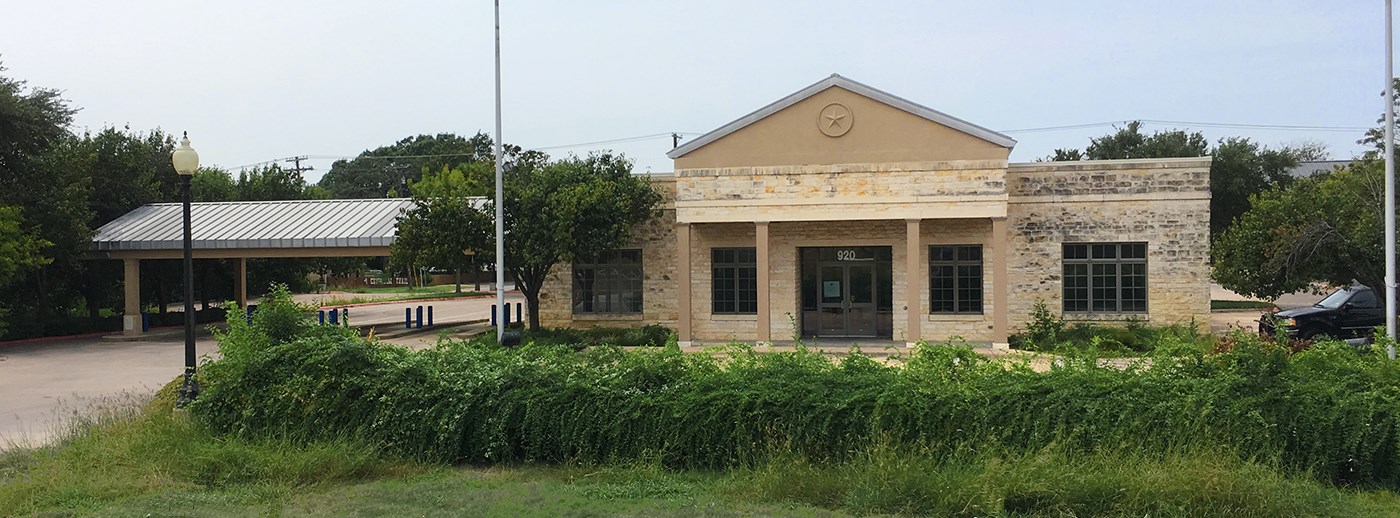 SOLD | 920 North IH-35