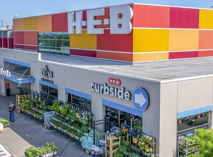 Culebra Market Shopping Center 